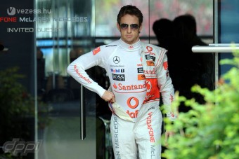 F1: A pamutpólótól a tűzálló overallig