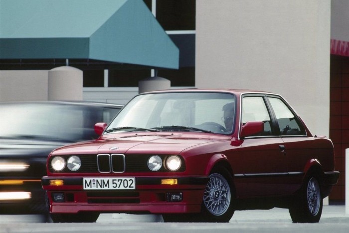 A 3-as BMW-k arcai 8