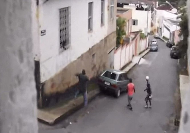 Három béna brazil esete a lejtővel