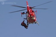 Osztrák, olasz és francia síterepeken 1-2 millió Ft a helikopteres mentés ára