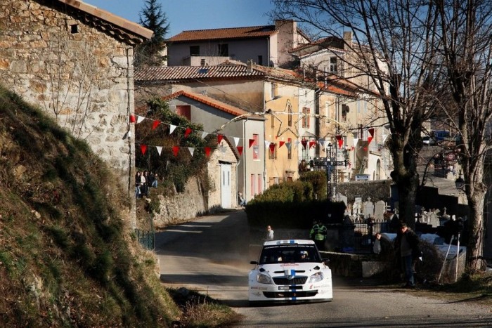 Nem bírnak Loebbel az ellenfelek 8