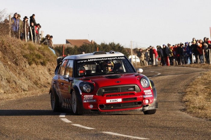 Nem bírnak Loebbel az ellenfelek 7