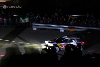 Sötétben a legjobb ralisok - videó