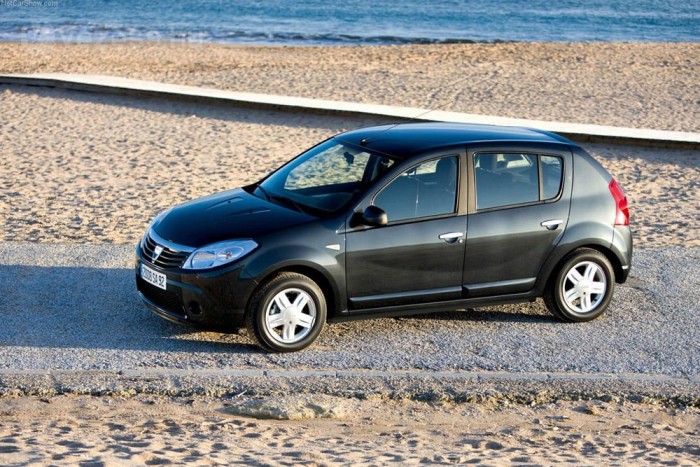 Légkondival, hárommillió alatt nincs más dízel. A Sandero dCi 5 literrel simán eljár