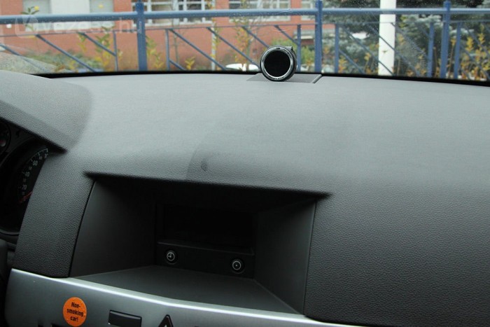 Hightech kamerával a tragédiák ellen 7 | Vezess Bárhová elhelyezhető a Mobileye visszajelzője. A kijelző nélküli verzió csak hangjelzést ad és 20 ezer forinttal kevesebbe kerül