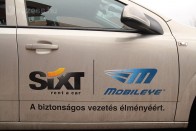 A Sixt autókölcsönző is megkezdte a készülék beépítését néhány bérautóba