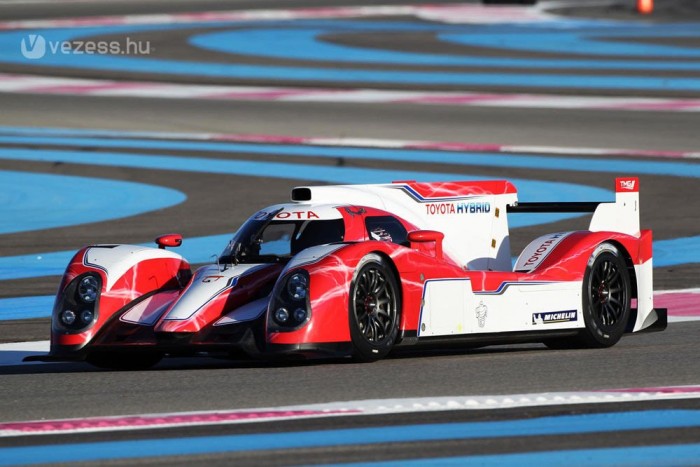 Hibriddel nyerne Le Mans-ban a Toyota 6