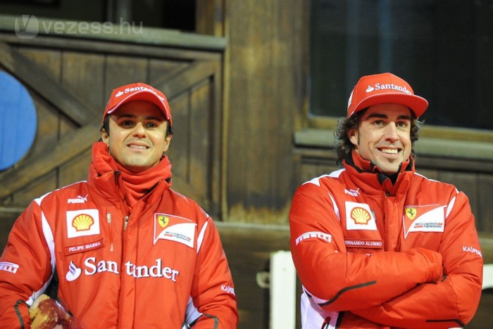 F1: Alonsóék beültek az új Ferrariba