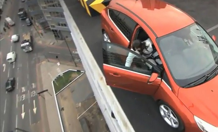 Te hogy tesztelnél autót?