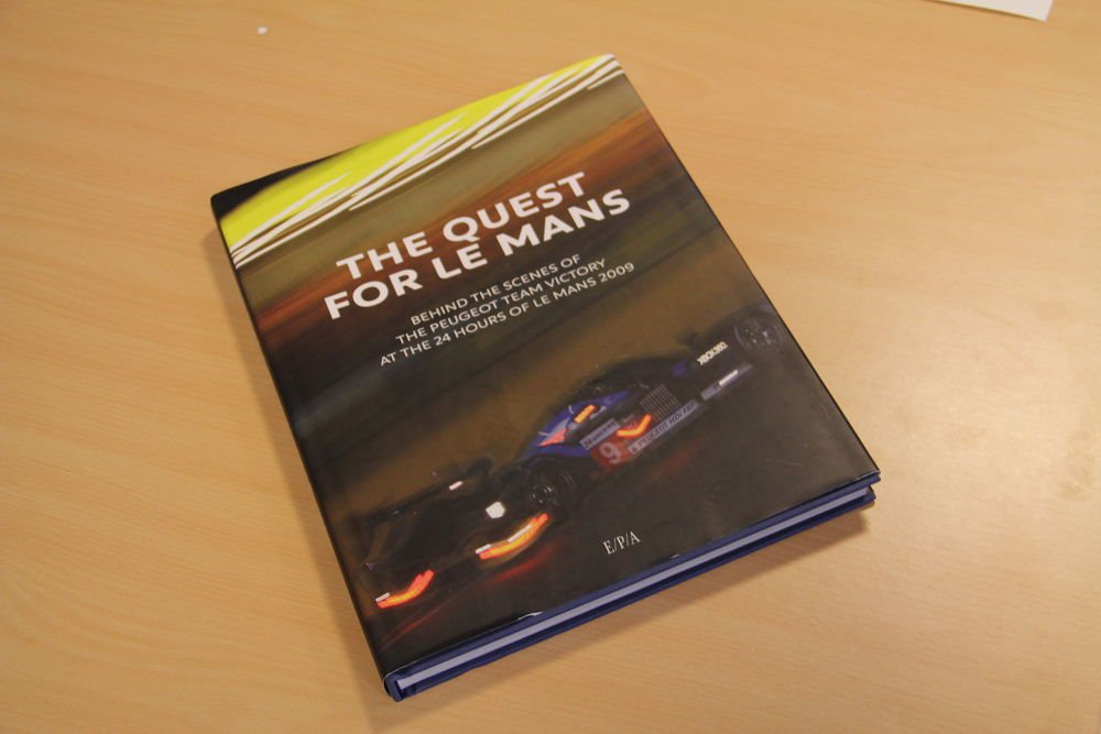 A legnagyobb fogás, komoly képanyaggal a The Quest For Le Mans c. könyv