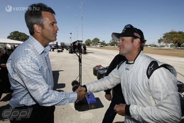 Barrichello túl a második teszten 1