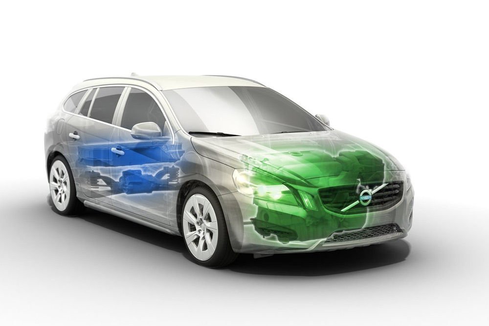 A 215 lóerős, 440 Nm nyomatékú dízelmotor hajtja az első, a 70 lóerős villanymotor a hátsó kerekeket