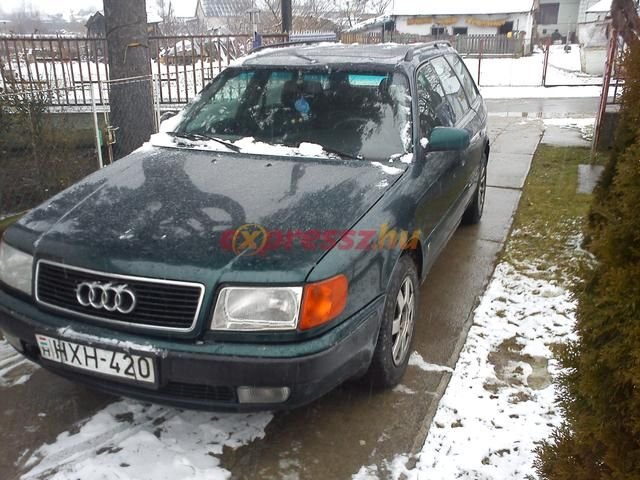 Bitang batár az Audi 100 Avant