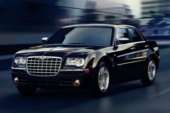 Mercivel és sportmotorral is járnak a politikusok