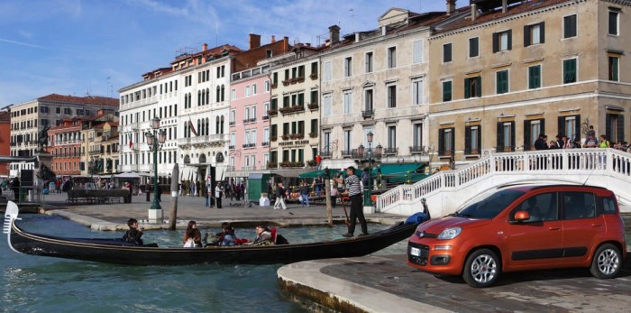 Olcsó családi autó a szomszédból 5 | Vezess Nemcsak a színe hasonlít az új Pandára