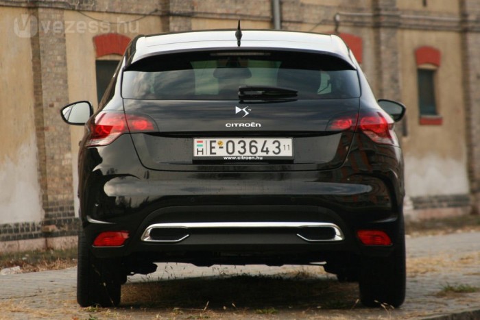 DS4: nagy feltűnés, nyolcmillióért 10 | Vezess 7,63 millió forintért kapható ugyanezzel a motorral a Style kivitel