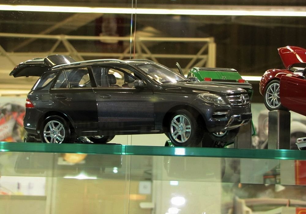 Minichamps Mercedes-Benz ML