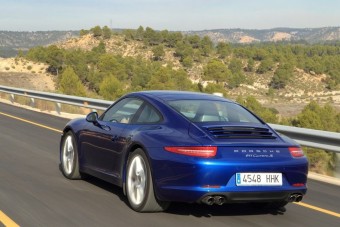 Porsche 911 - Mindig van följebb