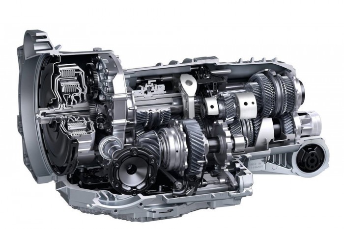 A kézi és a duplakuplungos, PDK-váltós modelleken is szériafelszerelés a stop-start rendszer