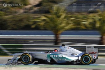 F1: Schumi az élen, de Webber a legjobb