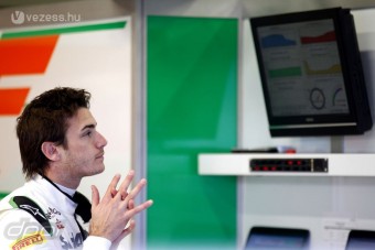 F1: Megvolt az első autótörés