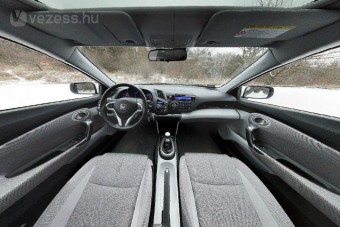 Honda CRZ belülről