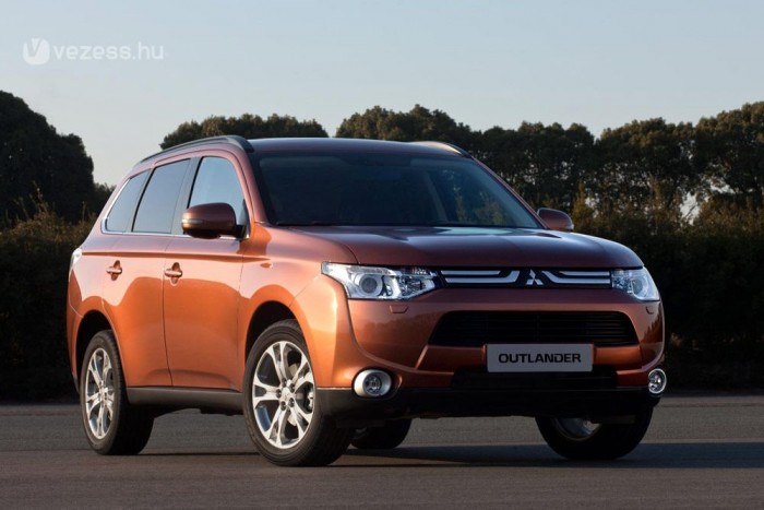 Hibridmotorral az új Mitsubishi Outlander