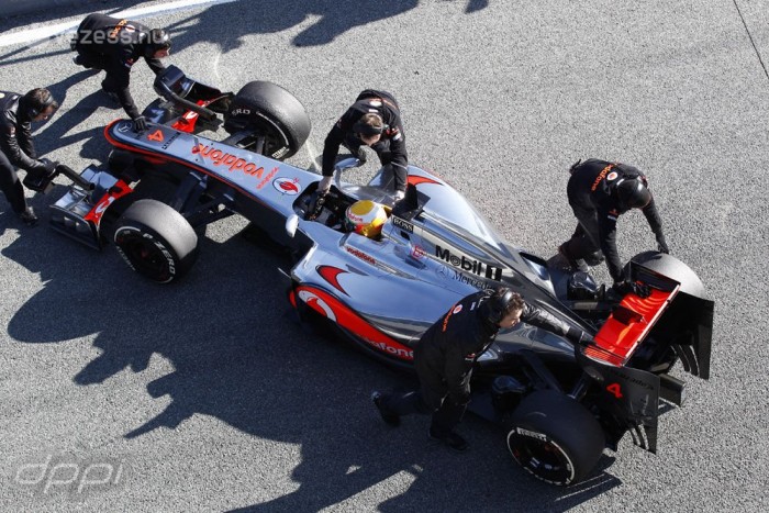 F1: Hamilton is felfigyelt a Lotusra 1