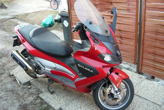 2004-es Gilera Nexus 500 355 ezertől