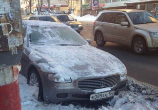 Maserati a hóba temetve