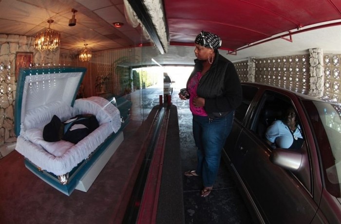 Autós ravatalozó 6