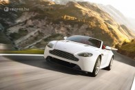 Megújul a legkisebb Aston Martin 12