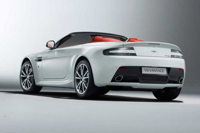 Megújul a legkisebb Aston Martin 6