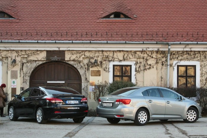 Melyik A Jobb I40 1 7 Crdi Style Vagy Avensis 2 0 D 4d Sol