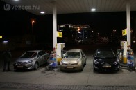 Nálunk az Avensis fogyasztott kevesebbet: 6,4 liter lett az átlaga, az i40-é 7,1 liter százon