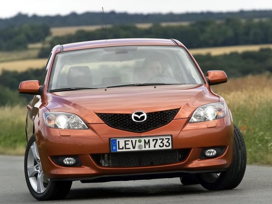 A Mazda3 sokat csiszolódott az évek során, de a japánok tartják magukat a Nyerő csapaton ne változtass elvhez