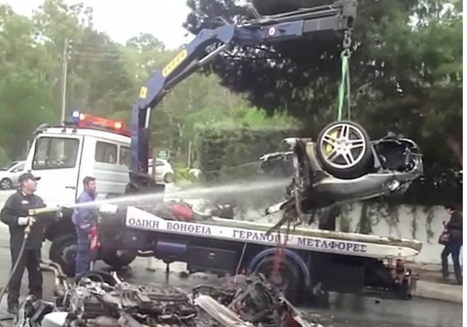 Túlélték a kettészakadt Ferrarit