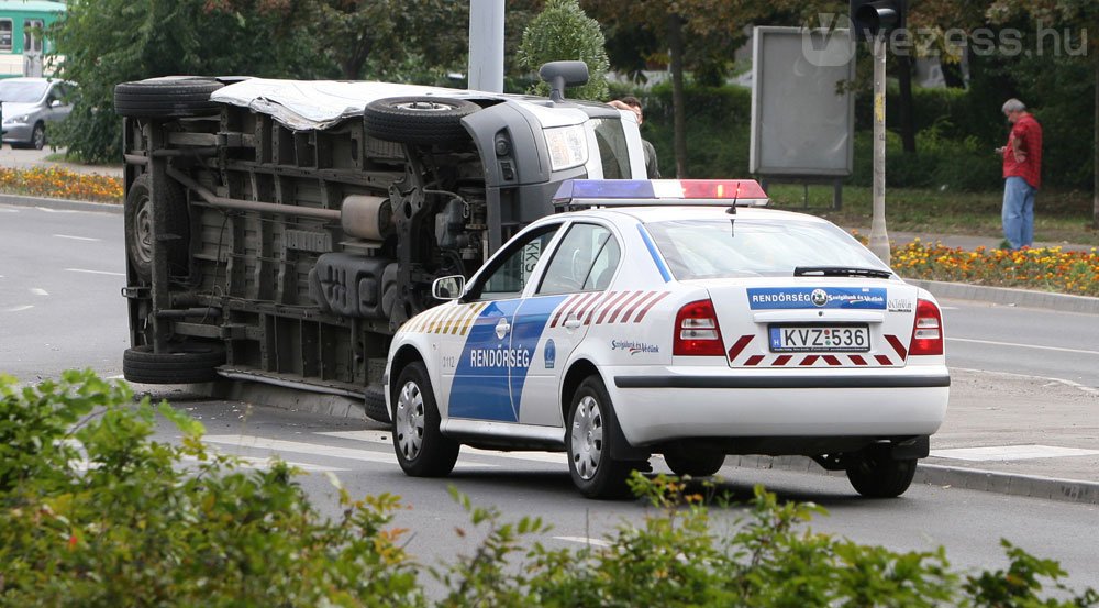 Jó az idő, több a baleset 29