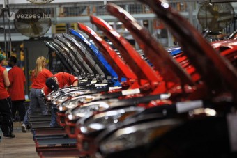 Válságos idény vár az autóiparra