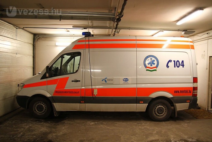 Éppen hogy befér a Sprinter a garázsba