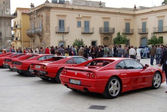 Szabadulnak a luxusautóktól az olaszok