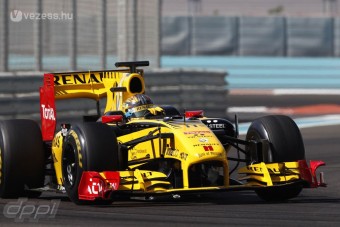 F1: A Renault autóját kapta a Pirelli