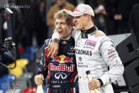 F1: Vettel megússza a mutogatást 7