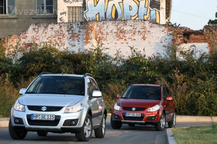 Új magyar családi autó 2013-tól 7 | Vezess Nagyon korán ráérzett a Suzuki, hogy van igény SUV-nak látszó, de városi használatra tervezett kisautókra. Az SX4 divatot teremtett, a Toyota reakciója az Urban Cruiser, a Nissané a Juke, a Kiáé a Soul volt, az Opelé pedig a Mokka lesz