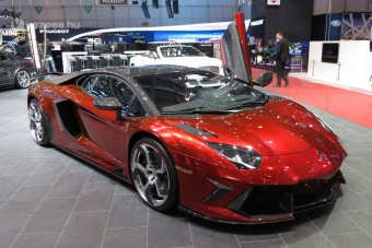 Vörös szörnyeteg Lamborghini-alapon