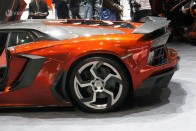 Vörös szörnyeteg Lamborghini-alapon 22