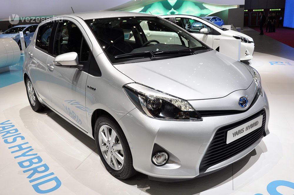 3,5 literrel beéri a Yaris Hybrid 1