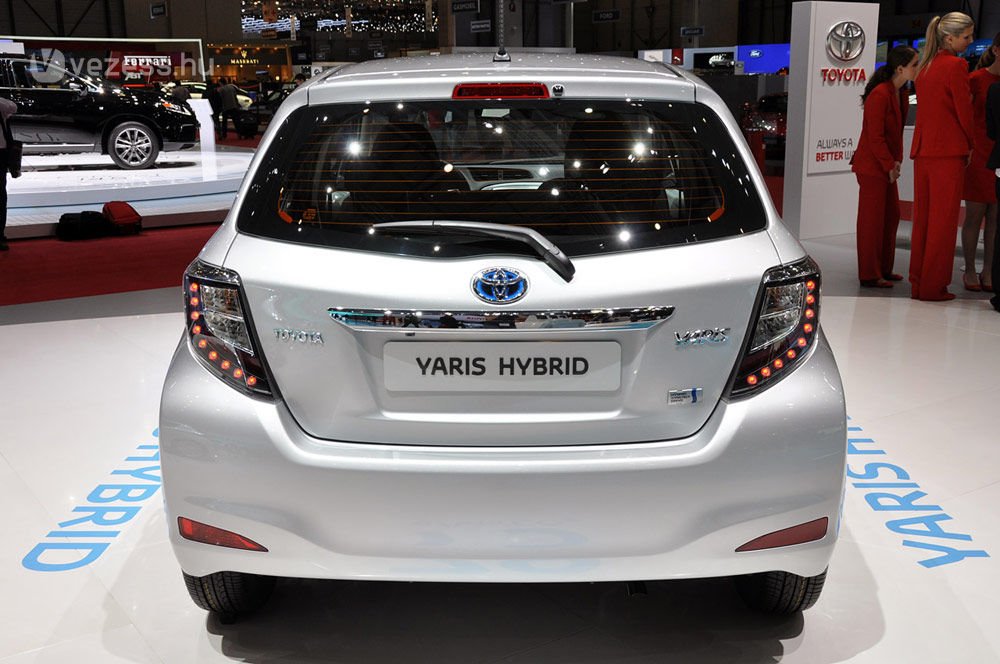 3,5 literrel beéri a Yaris Hybrid 7