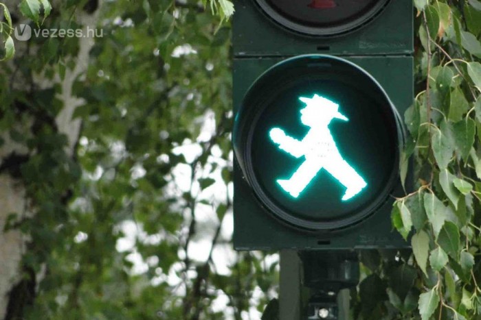 Lámpaemberke helyett lámpanő 3