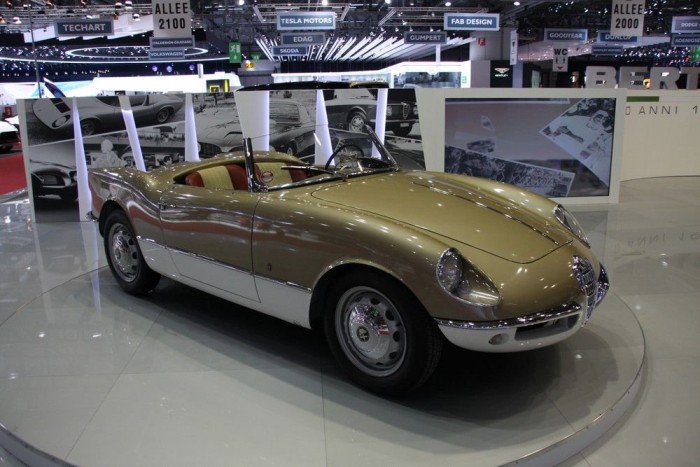 A Genfi Szalon veteránautói 8 | Vezess Ezt a szép Bertone tanulmányt ejtették a Pininfarina-terv helyett